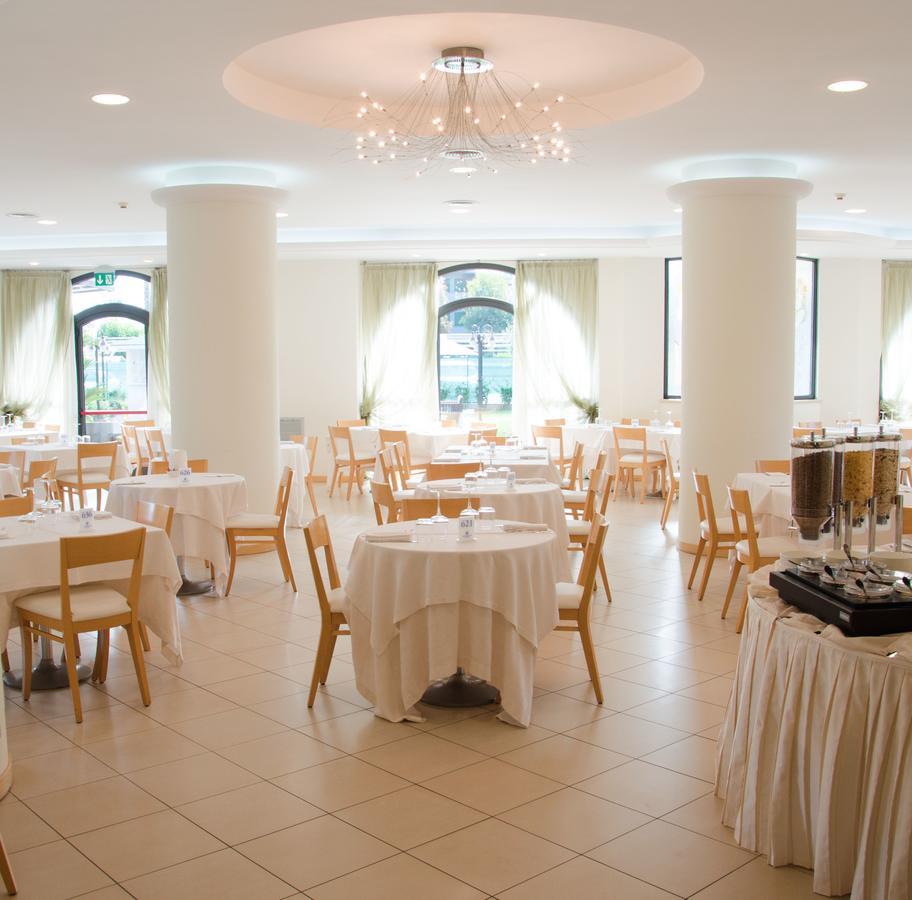 אלבה אדריאטיקה Almaluna Hotel & Resort מראה חיצוני תמונה