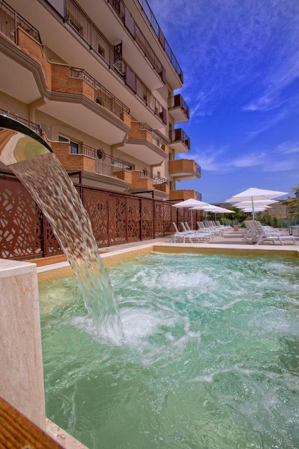 אלבה אדריאטיקה Almaluna Hotel & Resort מראה חיצוני תמונה